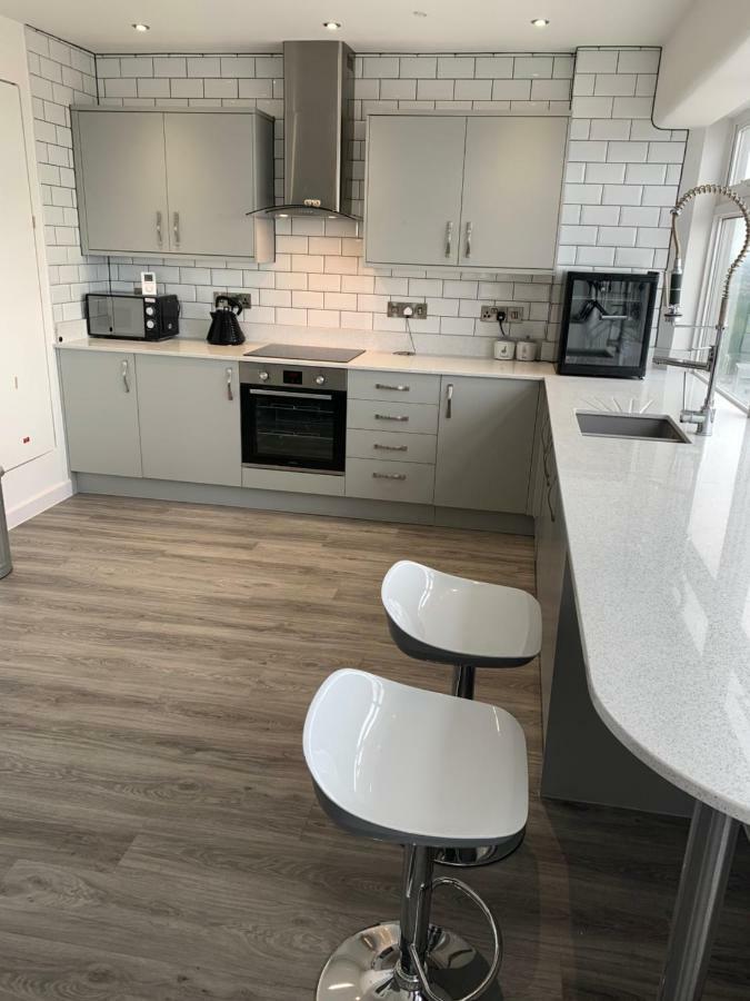 Luxury Panoramic Balcony Swindon Central מראה חיצוני תמונה