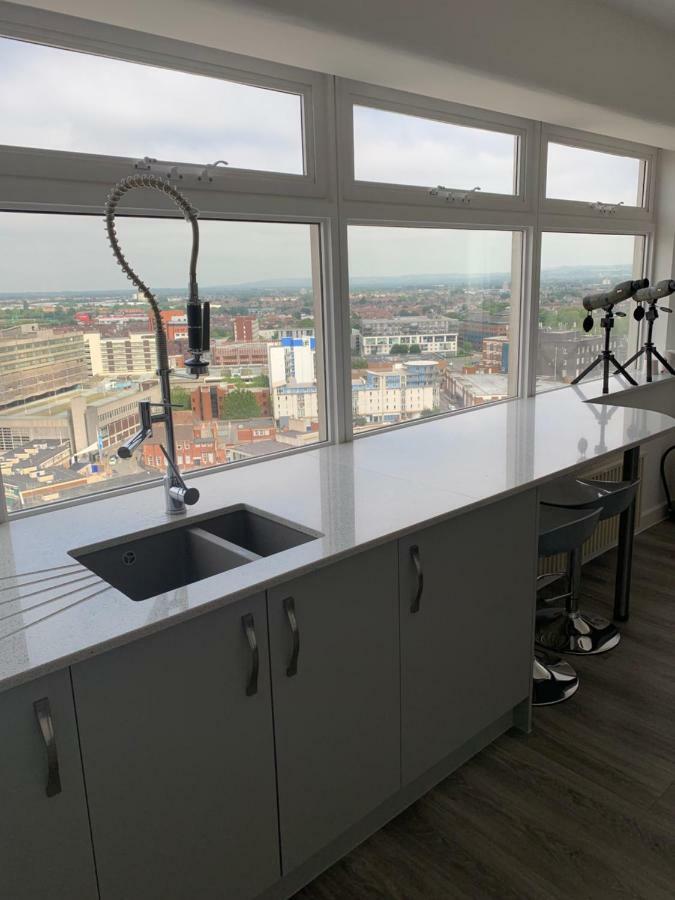 Luxury Panoramic Balcony Swindon Central מראה חיצוני תמונה