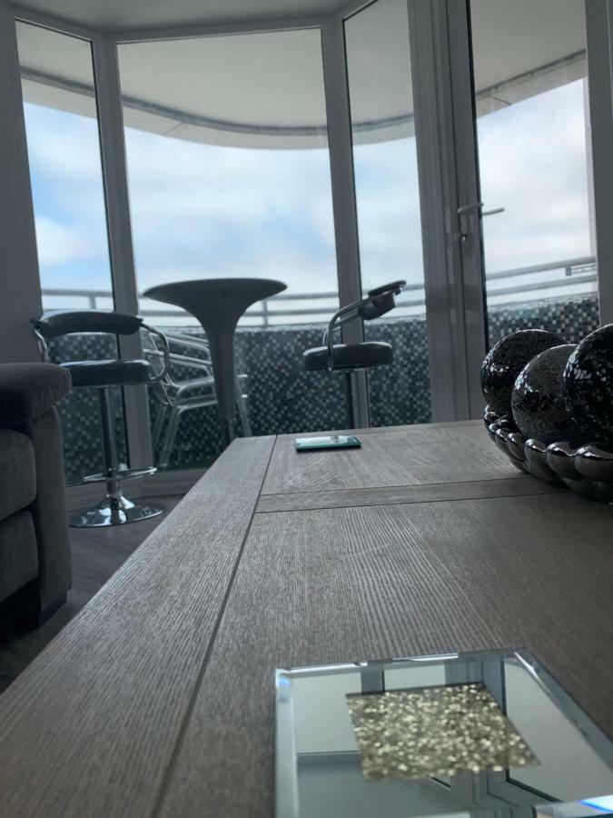 Luxury Panoramic Balcony Swindon Central מראה חיצוני תמונה