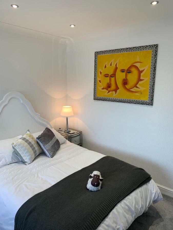 Luxury Panoramic Balcony Swindon Central מראה חיצוני תמונה