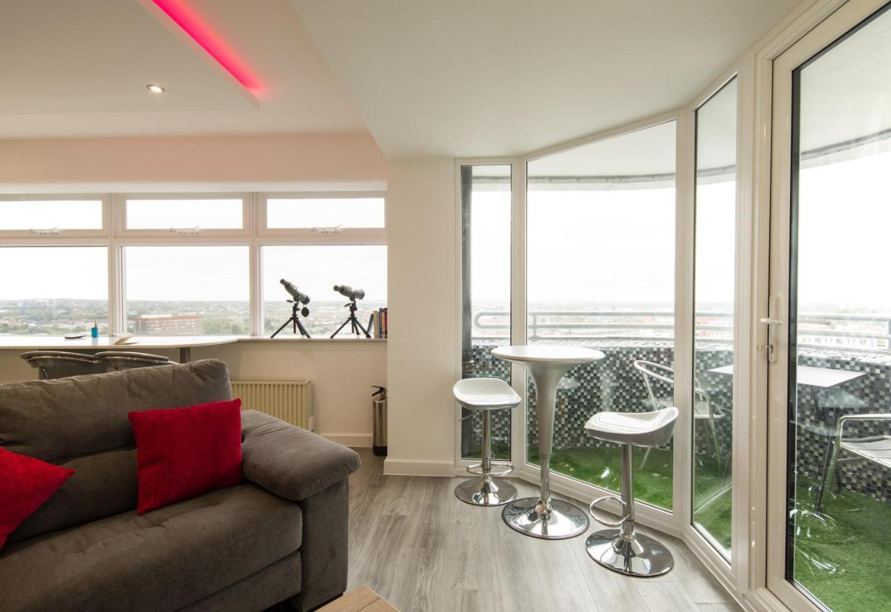 Luxury Panoramic Balcony Swindon Central מראה חיצוני תמונה