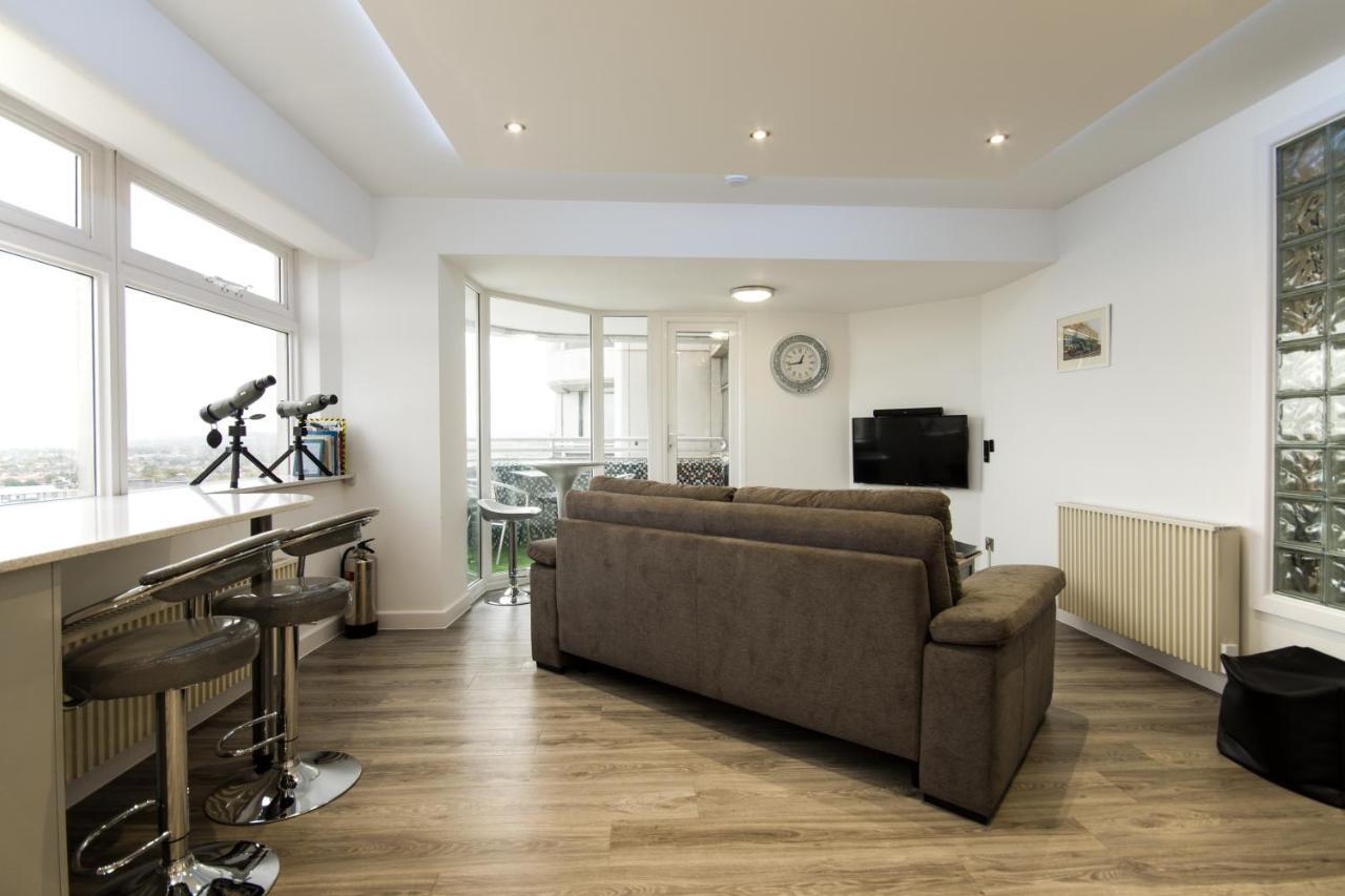 Luxury Panoramic Balcony Swindon Central מראה חיצוני תמונה